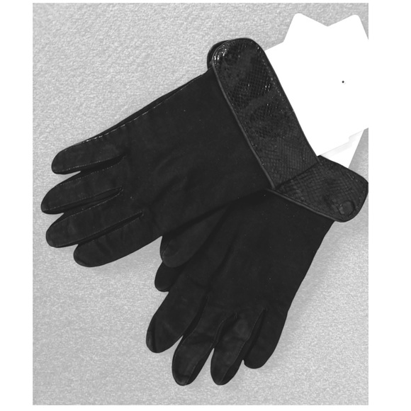 Valentino Black Suede Gloves with Embossed Leather Cuff - Picture 6 of 9